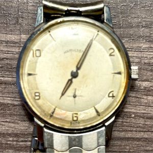 Vintage men’s Hamilton wristwatch. WILL NOT WIND!